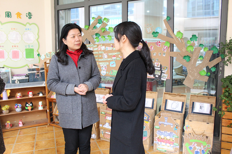区教育局党委书记杨飞华一行莅临德培幼儿园巡视开学工作