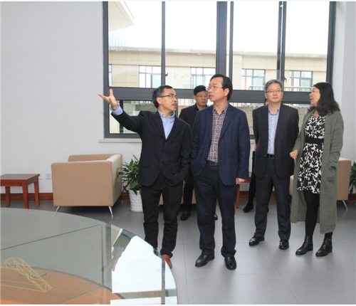 鄞州区委副书记朱法传调研鄞州区学校教育