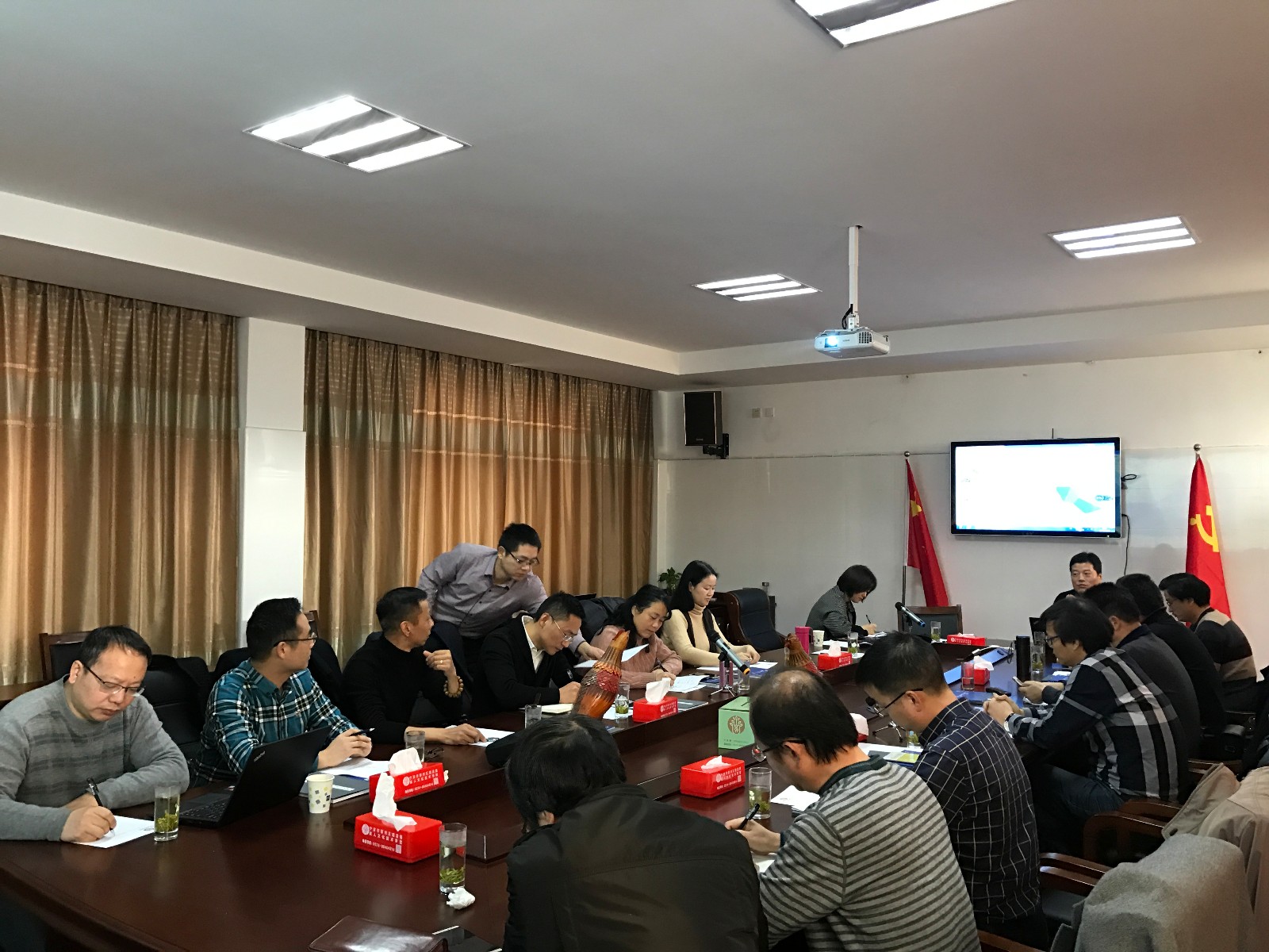 微信图片_20181225220607.jpg