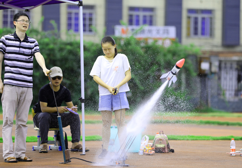 1-水火箭发射-1.jpg